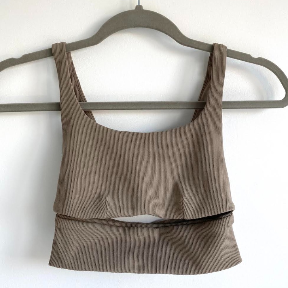 ALO Yoga Slit Bra in Gravel